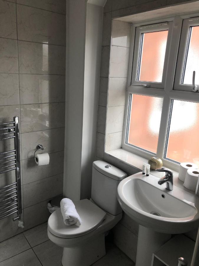 2 Bedroom Large First Floor Apartment With Free Parking Loughborough Esterno foto