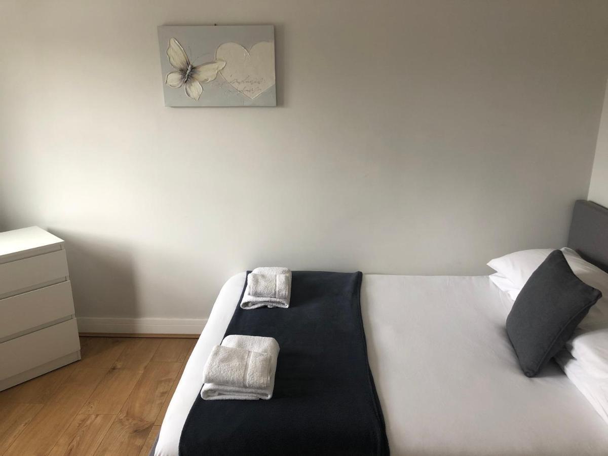 2 Bedroom Large First Floor Apartment With Free Parking Loughborough Esterno foto