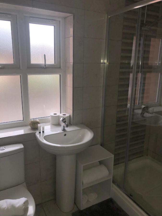 2 Bedroom Large First Floor Apartment With Free Parking Loughborough Esterno foto