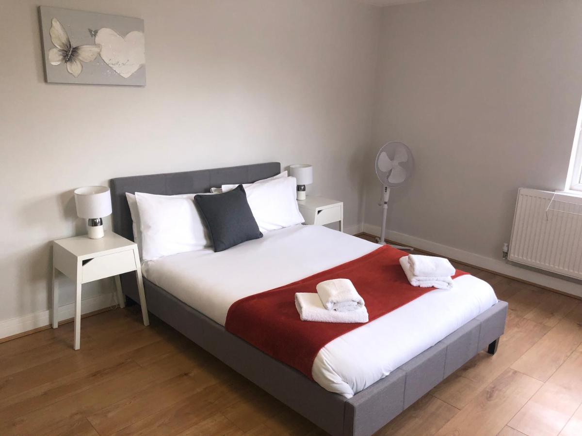 2 Bedroom Large First Floor Apartment With Free Parking Loughborough Esterno foto
